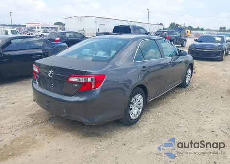 2013 Toyota Camry Le z USA, uszkodzony, nr VIN 4T4BF1FK1DR284146
